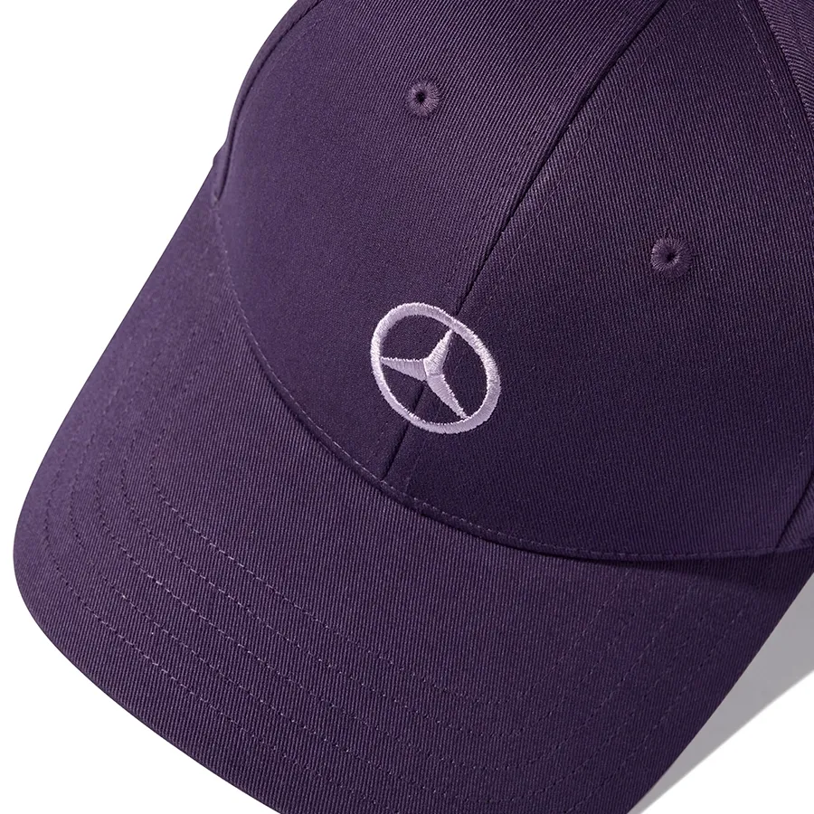Imagen 2 de 3 de Gorra adidas Mercedes - AMG Petronas Formula One Team-PURPURA