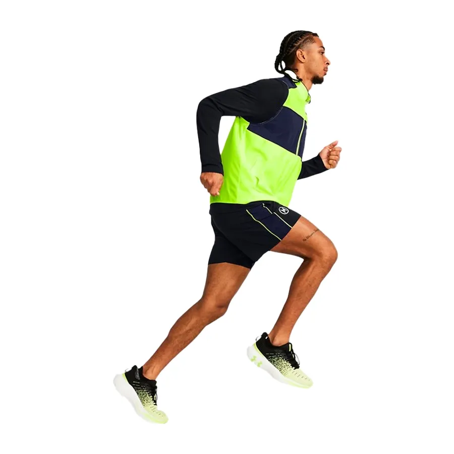 Imagen 2 de 5 de Shorts Under Armour Running 5-NEGRO