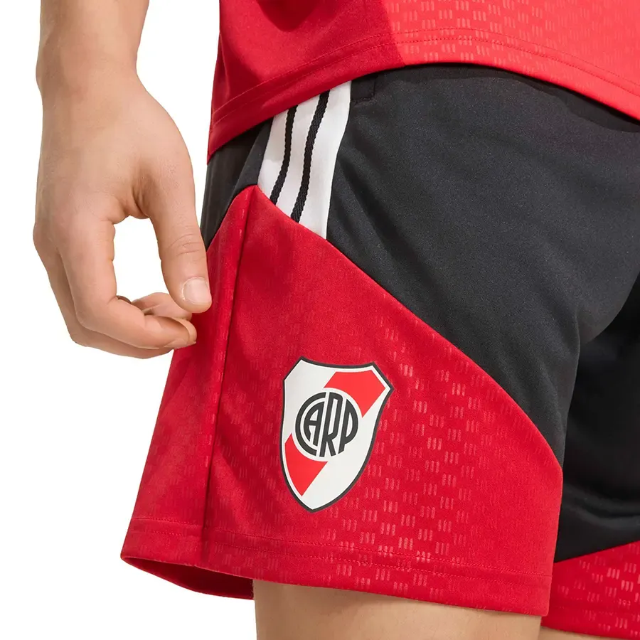 Imagen 3 de 5 de Short adidas Entrenamiento Tiro26 Competition River Plate 26/27-NEGRO/ROJO/BLANCO