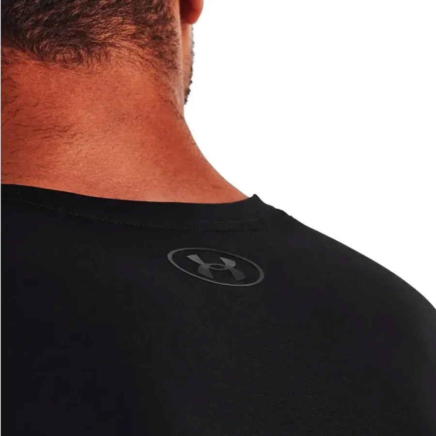 Imagen 3 de 6 de Remera Under Armour Tech Vent-NEGRO