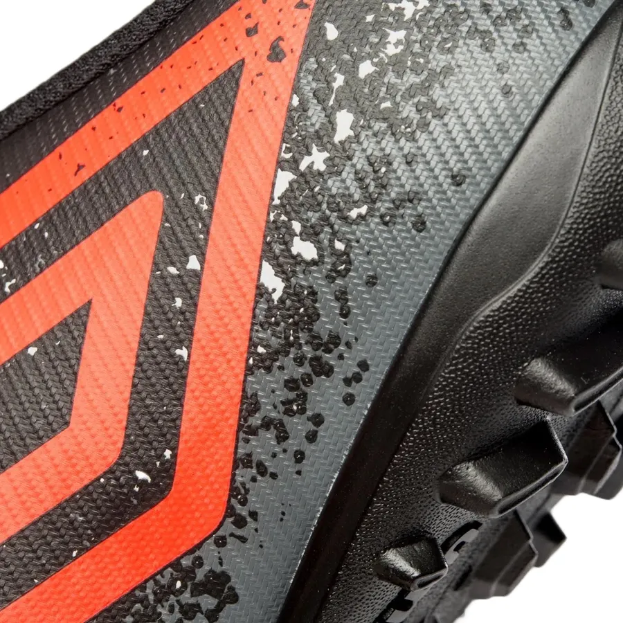 Imagen 6 de 8 de Botines Umbro Cosmic-NEGRO/GRAFITO/CORAL