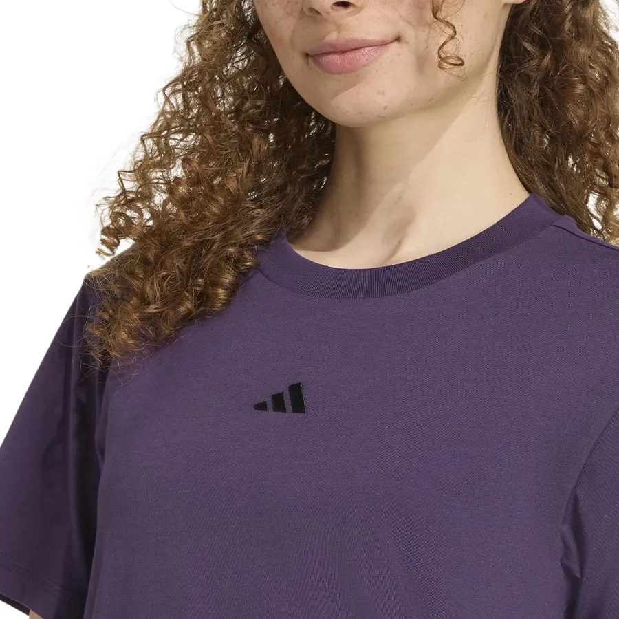 Imagen 3 de 5 de Remera adidas Essentials Small Logo-MORADO