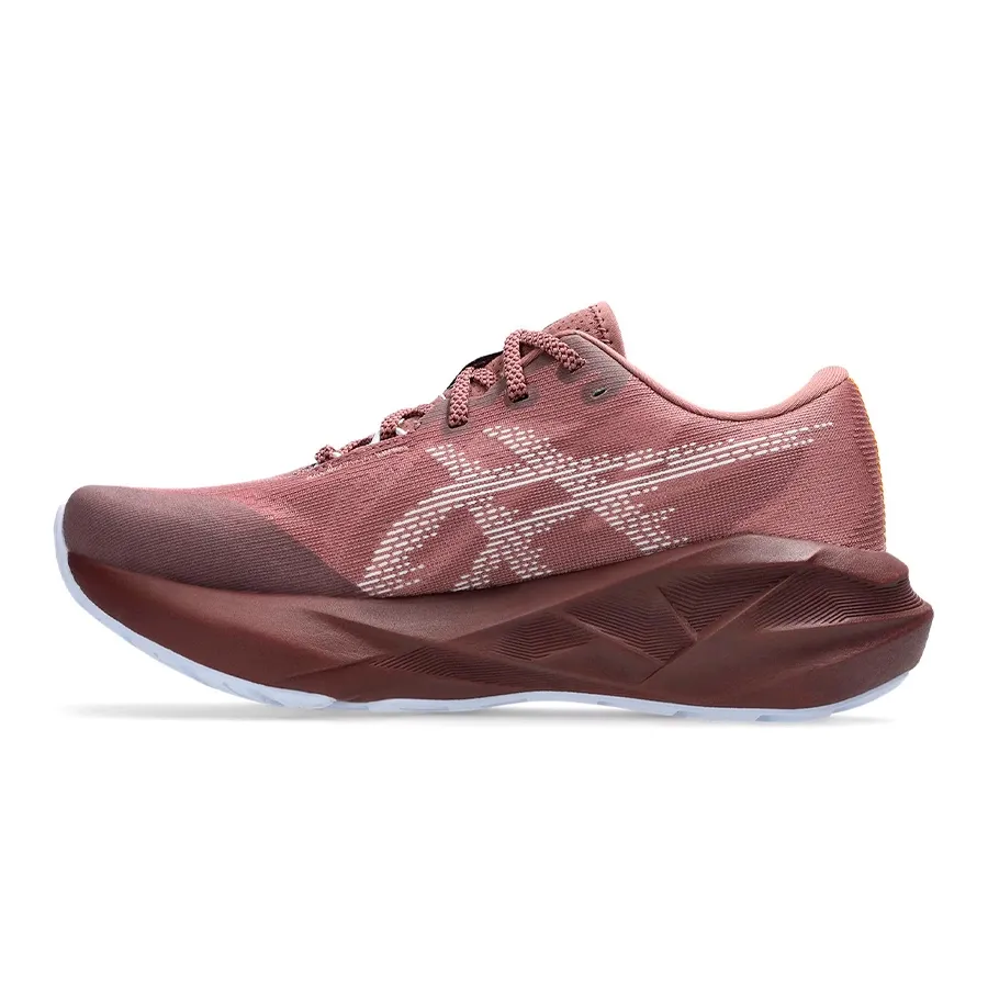 Imagen 2 de 7 de Zapatillas Asics Novablast 5 Nature Bathing-MARRON/VINO/NARANJA