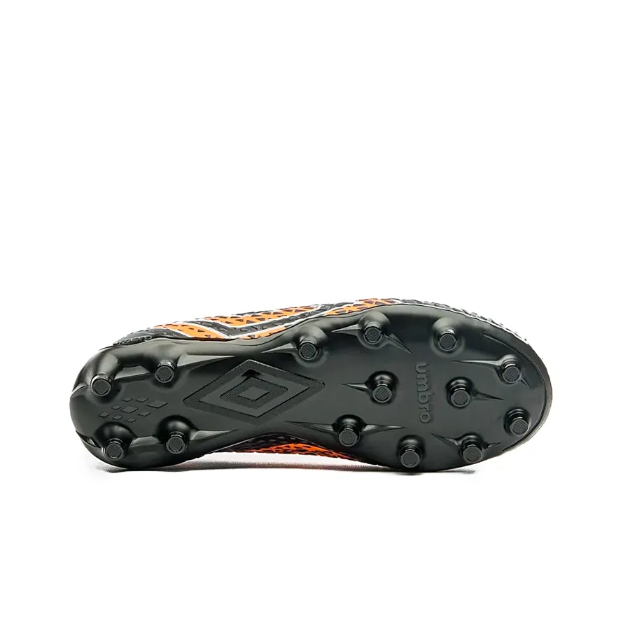 Imagen 4 de 7 de Botines Umbro Campo Mutant Jr-NEGRO/NARANJA