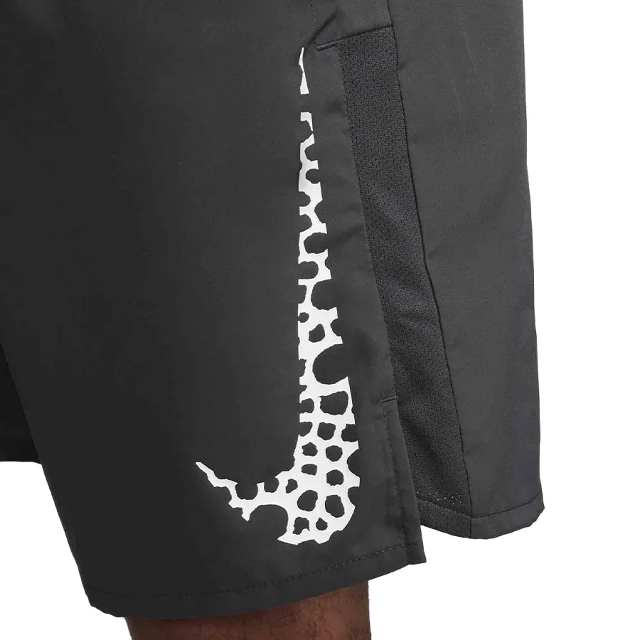 Imagen 5 de 6 de Short Nike Dri-FIT Challenger Studio '72-GRAFITO