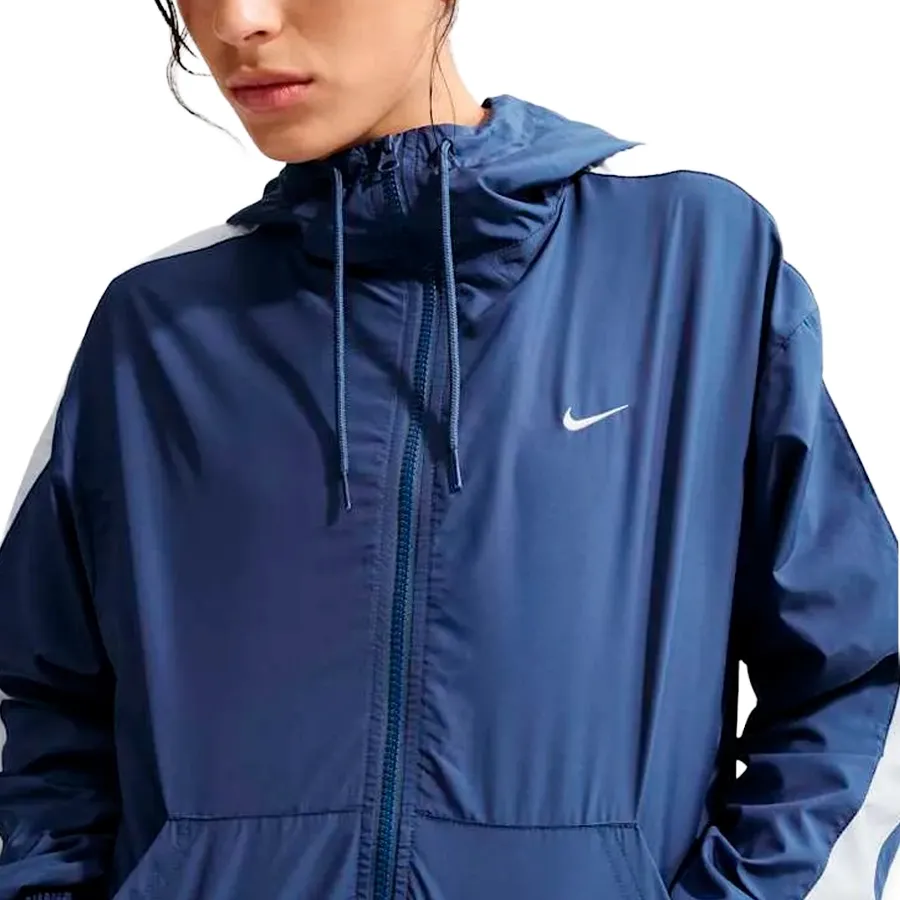 Imagen 2 de 5 de Campera Nike Sportswear Classic Wovens-MARINO