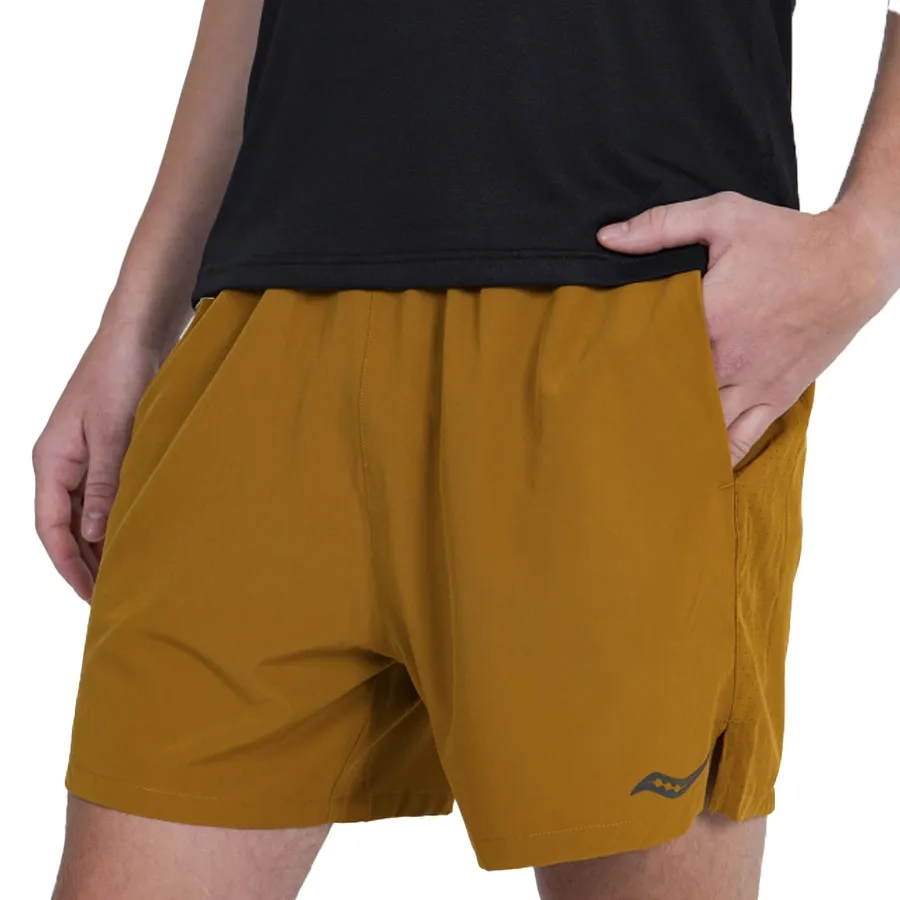 Imagen 1 de 5 de Shorts Saucony Outpace 5"-CAMEL