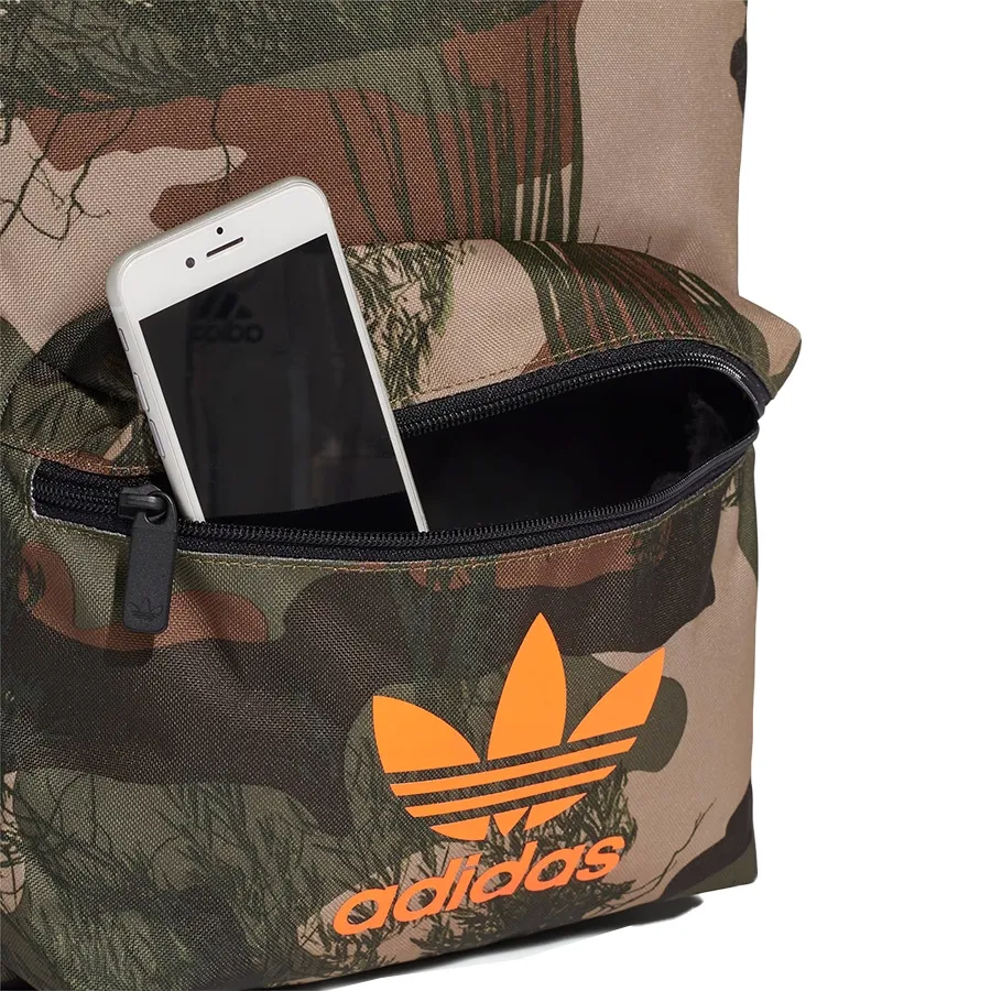 Imagen 2 de 4 de Mochila adidas originals Classic Camuflada-VERDE/CAMUFLADO