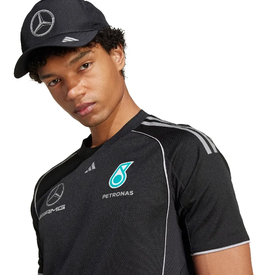 Imagen 3 de 5 de Camiseta adidas de Mecánico Mercedes - AMG Petronas F1 Team-NEGRO