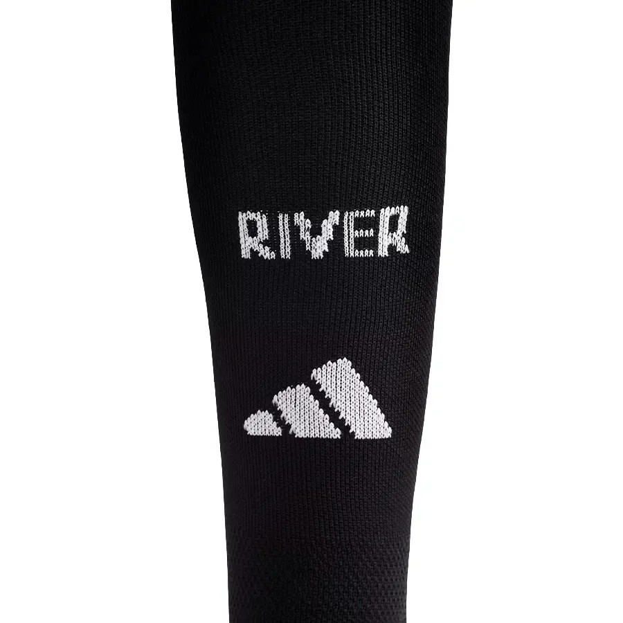 Imagen 1 de 4 de Medias adidas Titulares River Plate 26/27-NEGRO/ROJO/BLANCO