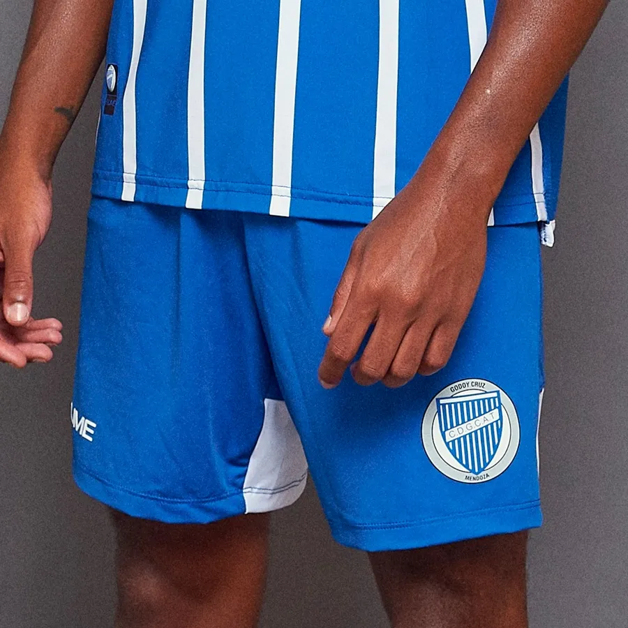 Imagen 1 de 4 de Shorts Fiume Sport Oficial 2023 Godoy Cruz-AZUL/BLANCO