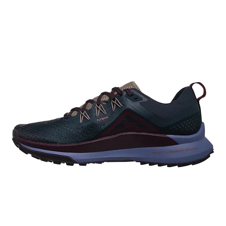 Imagen 2 de 7 de Zapatillas Nike React Pegasus Trail 4-VERDE MUSGO/BORDO/AZUL