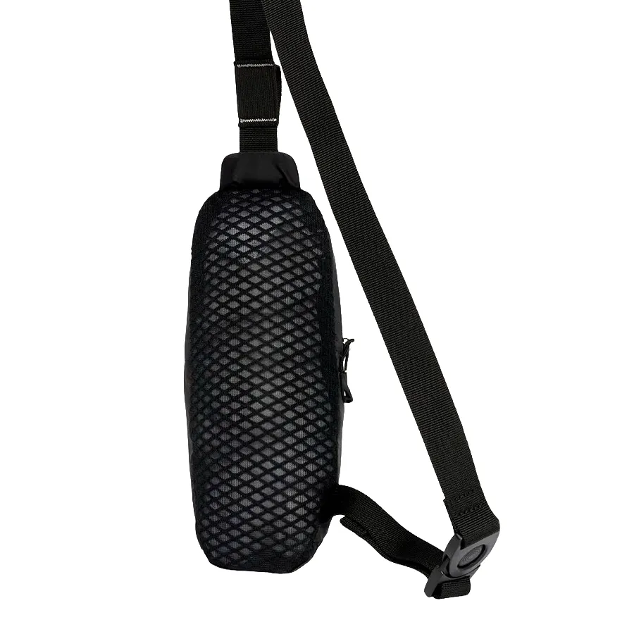 Imagen 1 de 3 de Bolso Crossbody Pouch-NEGRO