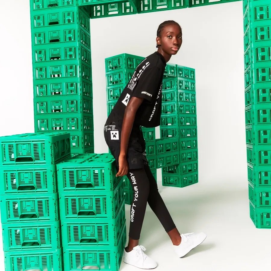 Imagen 0 de 5 de Remera Lacoste Shirt and Cols Roules-NEGRO/BLANCO