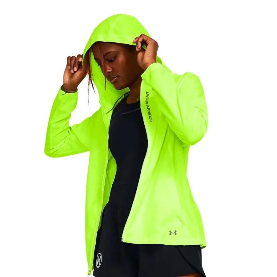 Imagen 0 de 4 de Campera Under Armour Outrun The Storm-VERDE FLUOR