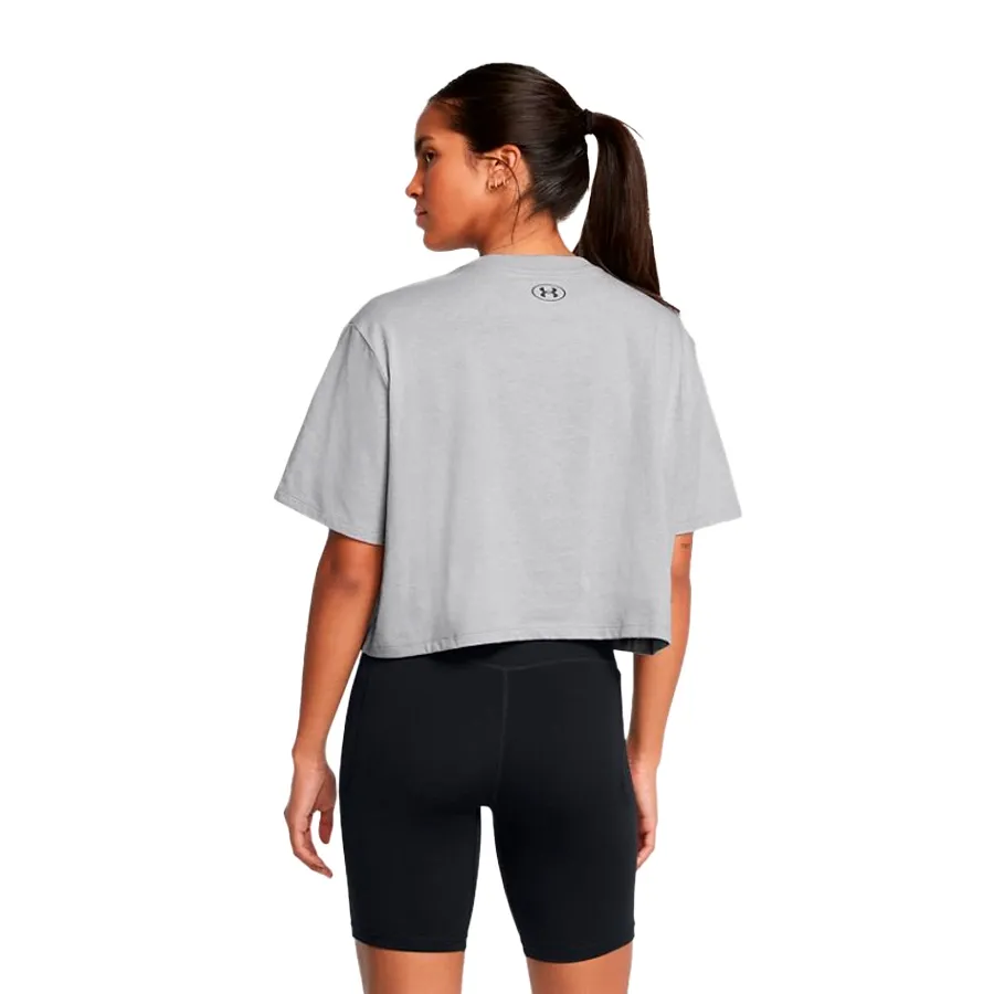Imagen 1 de 4 de Remera Under Armour Boxy Crop Brand-GRIS
