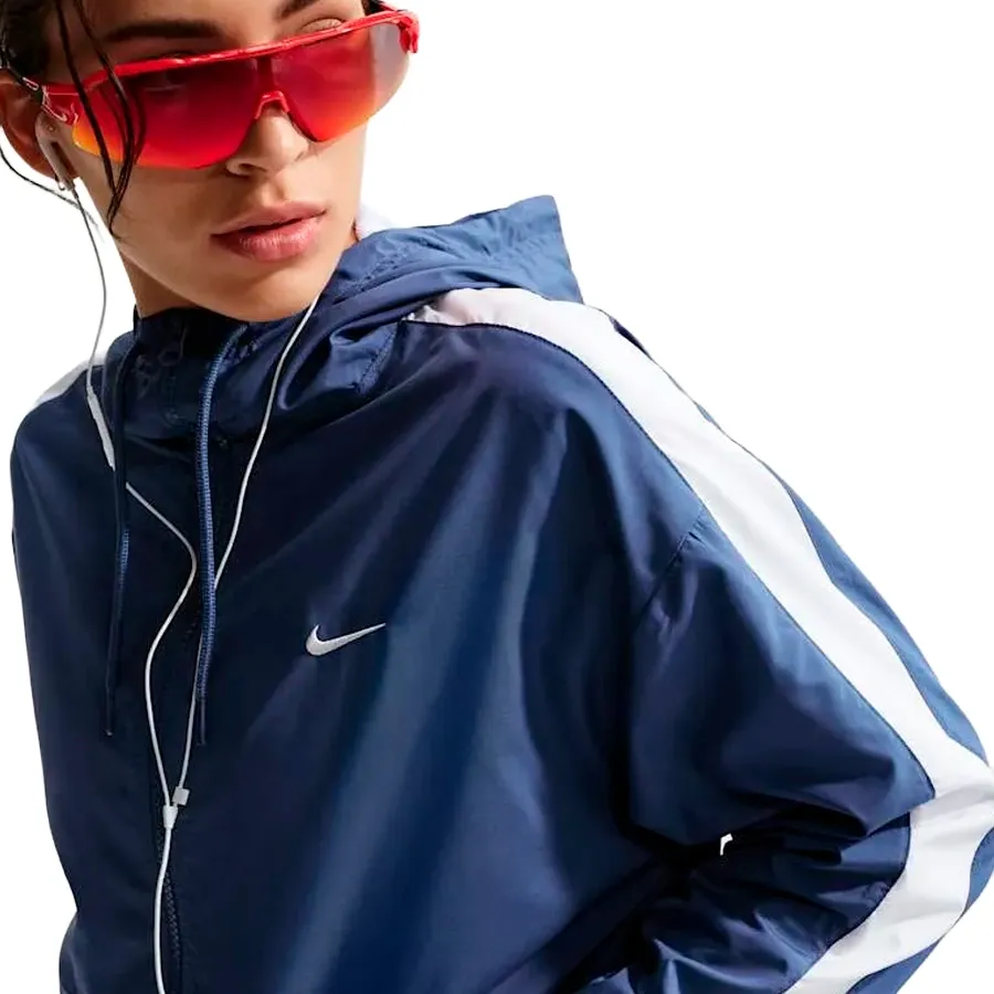 Imagen 3 de 5 de Campera Nike Sportswear Classic Wovens-MARINO