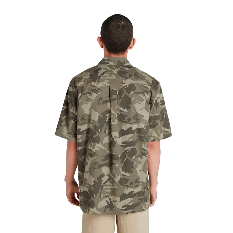 Imagen 1 de 3 de Camisa Timberland Camo Poplin-VERDE MILITAR
