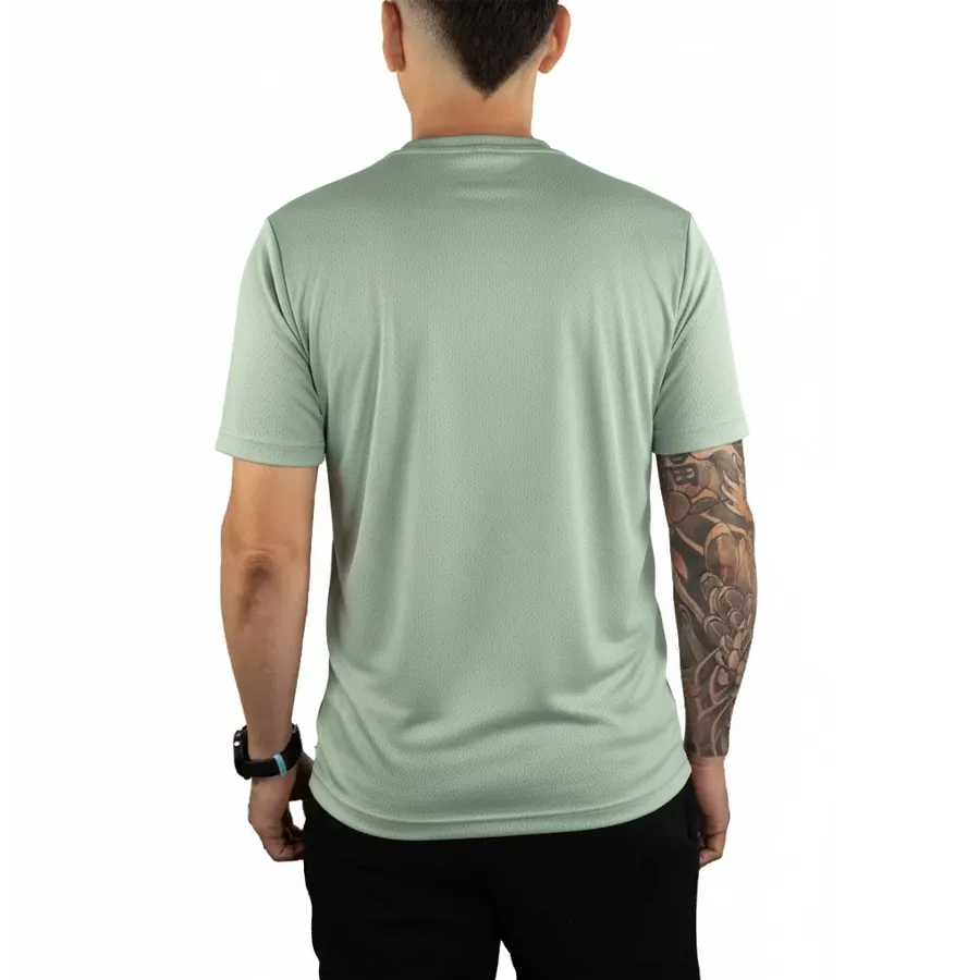 Imagen 2 de 5 de Remera Kamp Ultrarun con Recortes Laterales-VERDE