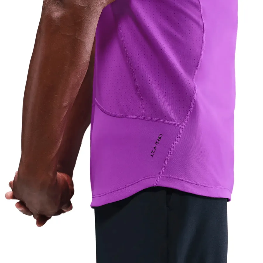 Imagen 4 de 5 de Remera Nike Pro Training-PURPURA