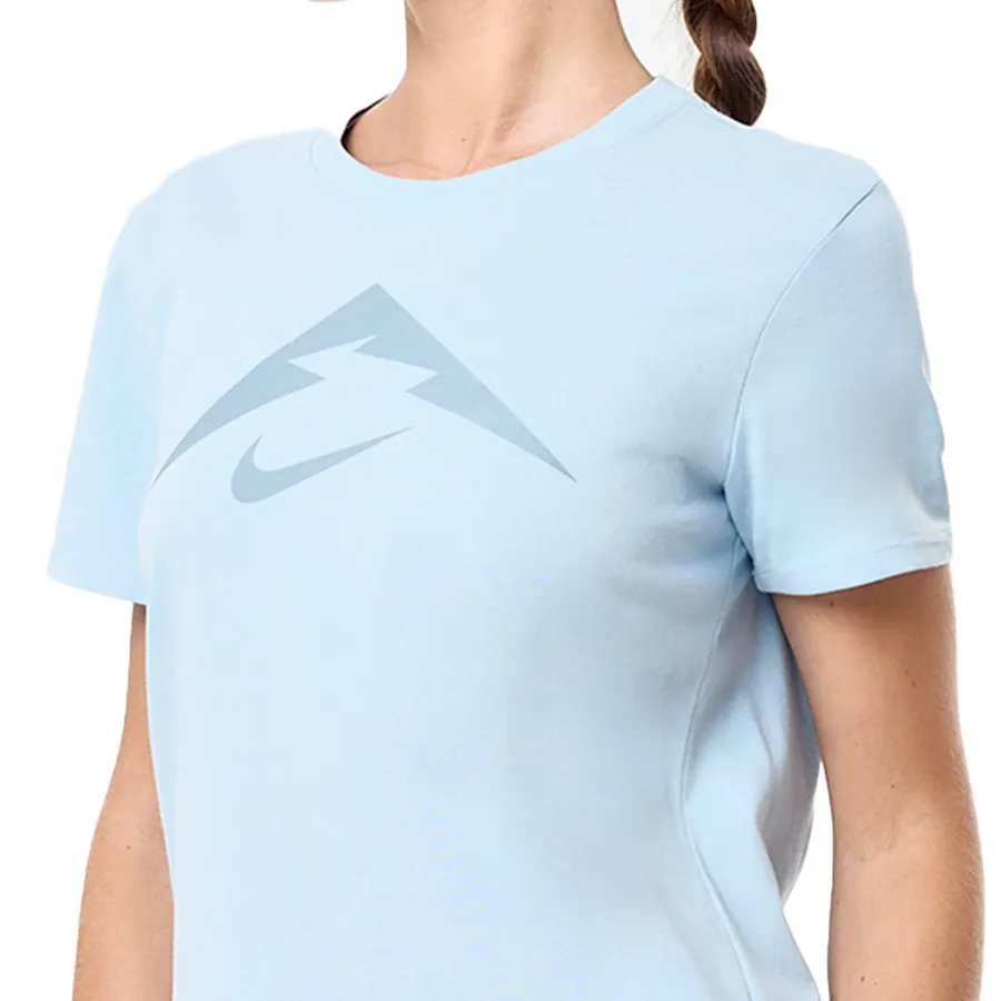 Imagen 2 de 4 de Remera Nike Trail-CELESTE