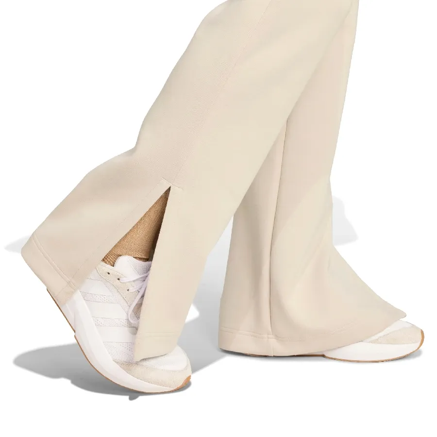 Imagen 4 de 5 de Pantalón adidas Soft Lux Flared-BEIGE