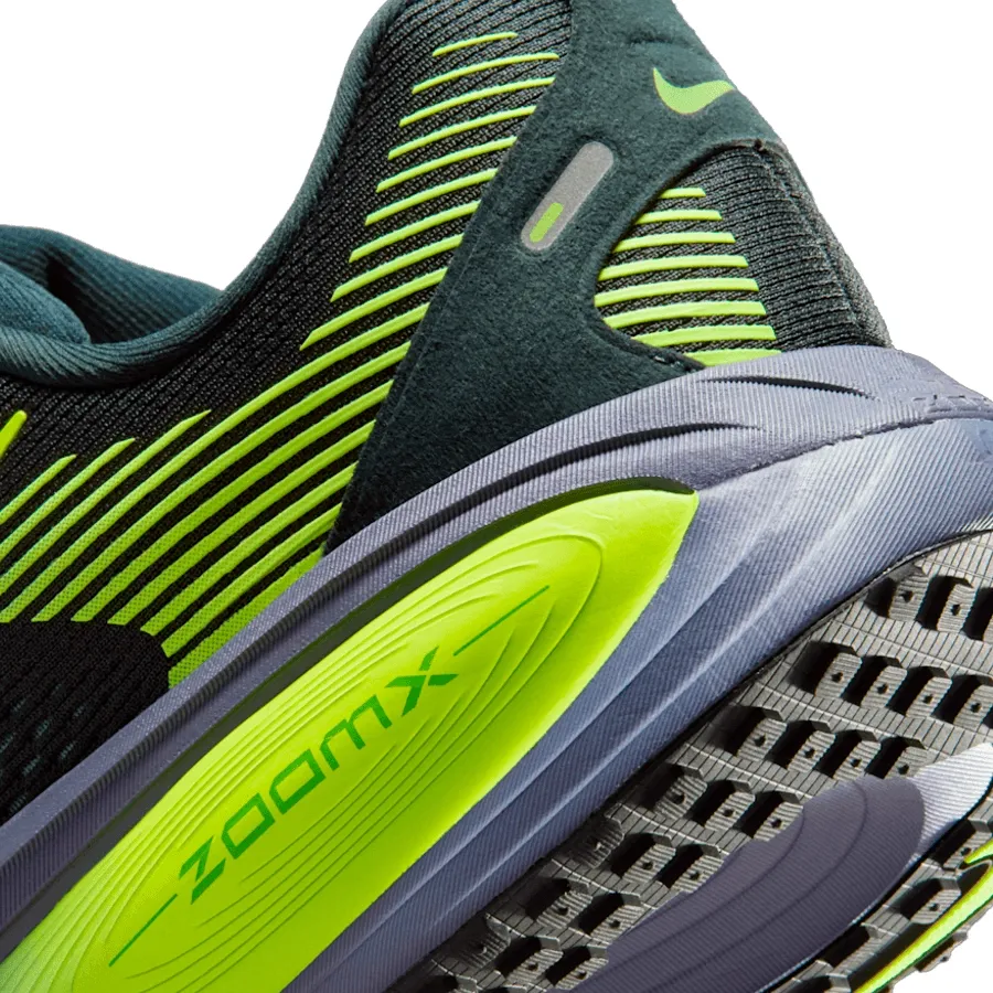 Imagen 7 de 8 de Zapatillas Nike Vomero 18-VERDE MUSGO/AMARILLO FLUOR