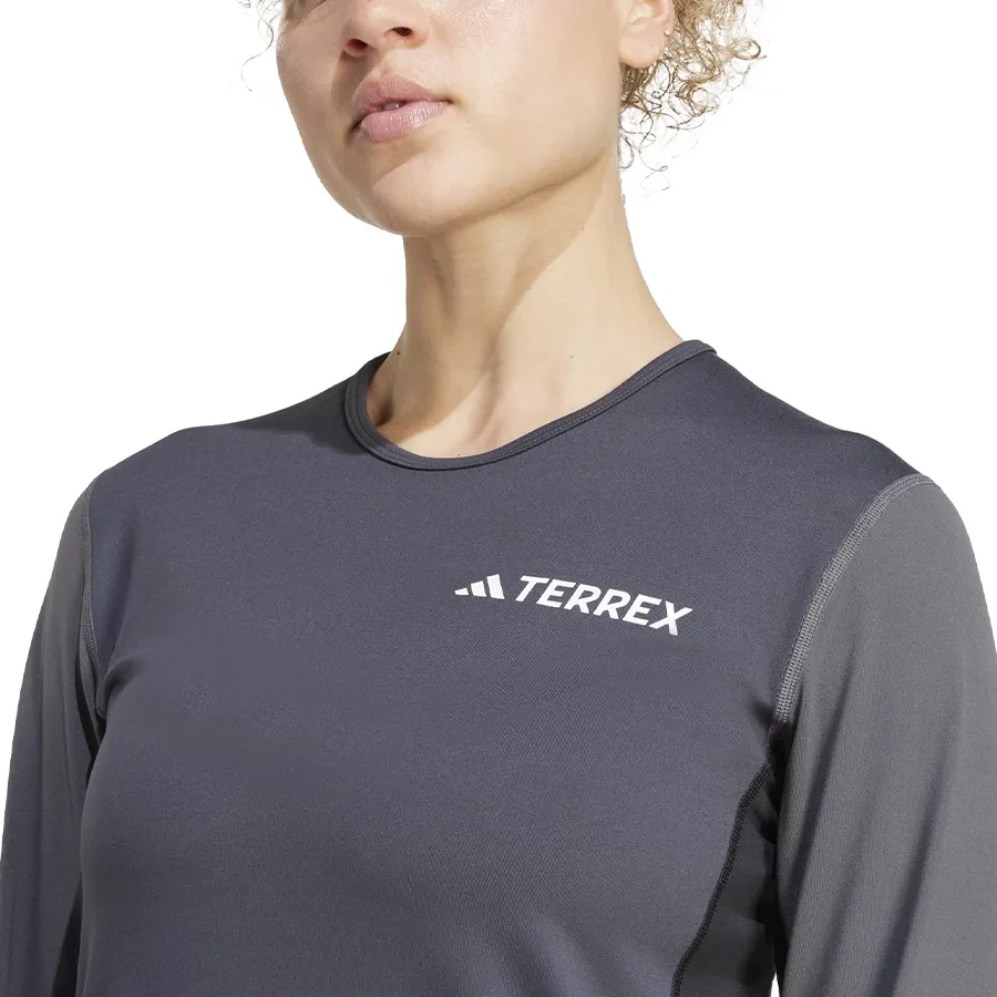 Imagen 3 de 5 de Remera adidas Manga larga Base Multisintética-GRAFITO/GRIS