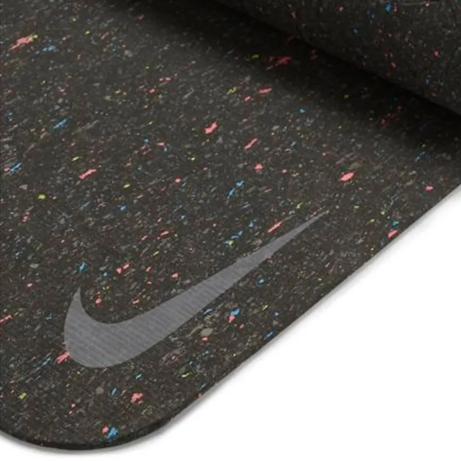 Imagen 1 de 3 de Mat Nike Move Yoga Mat 4mm-NEGRO