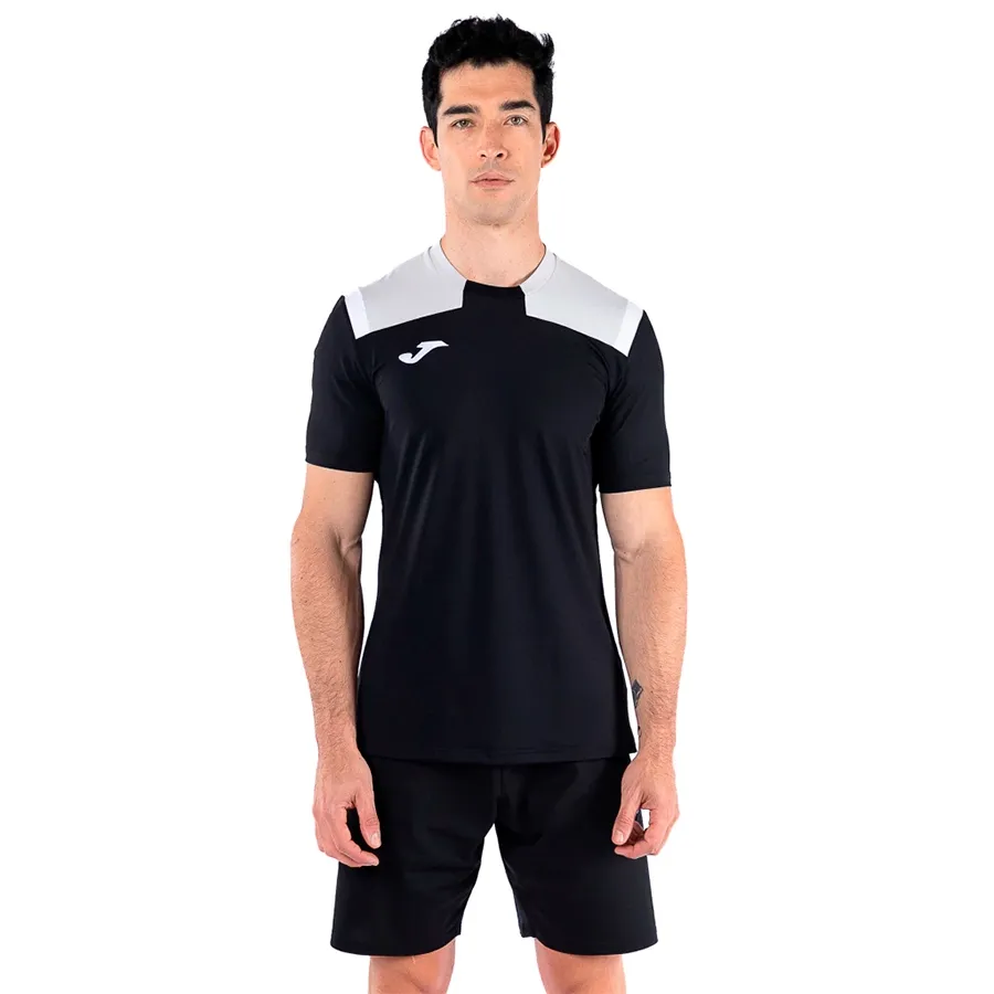Imagen 0 de 4 de Remera Joma Toledo  100-NEGRO/BLANCO