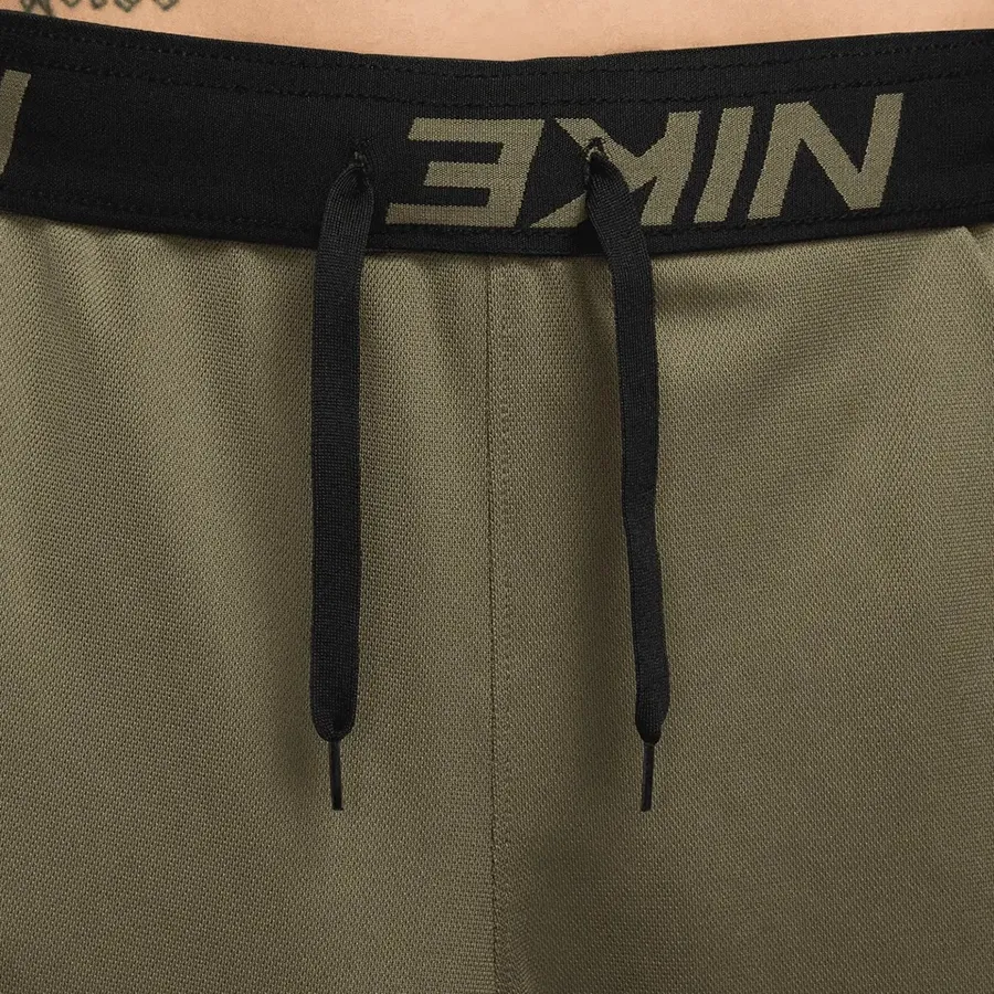 Imagen 2 de 5 de Shorts Nike Totality Knit 9 In UL-VERDE OLIVA