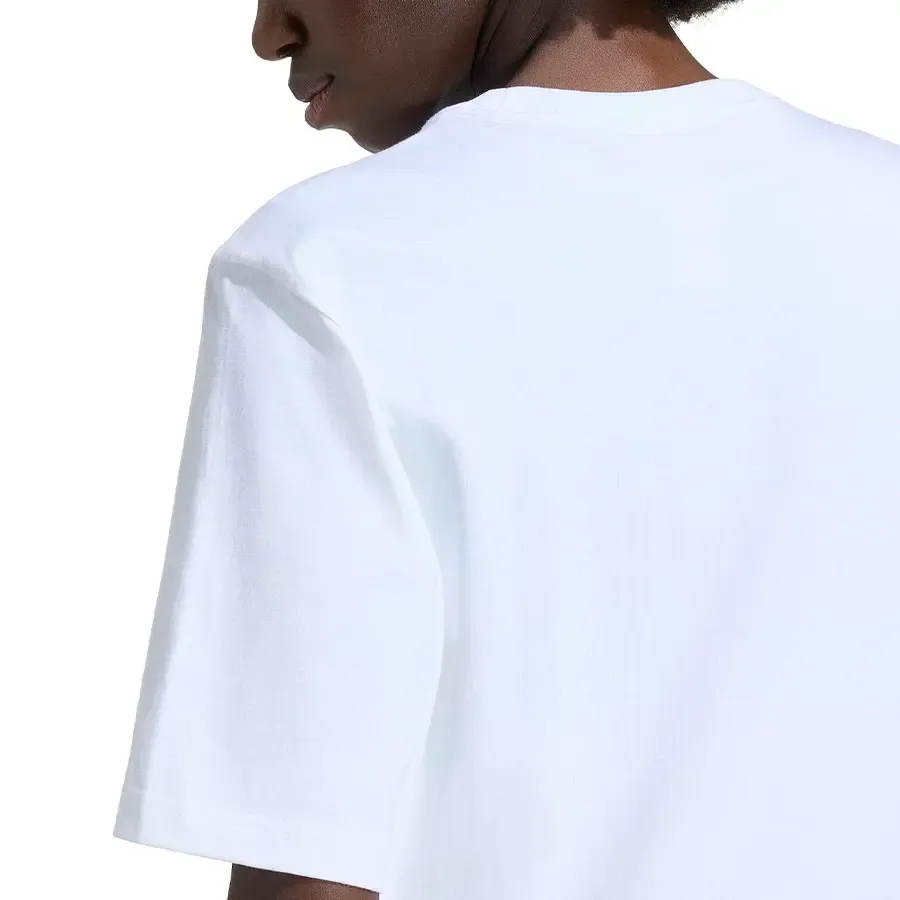 Imagen 4 de 5 de Remera adidas originals Essentials Ajuste Holgado-BLANCO/NEGRO
