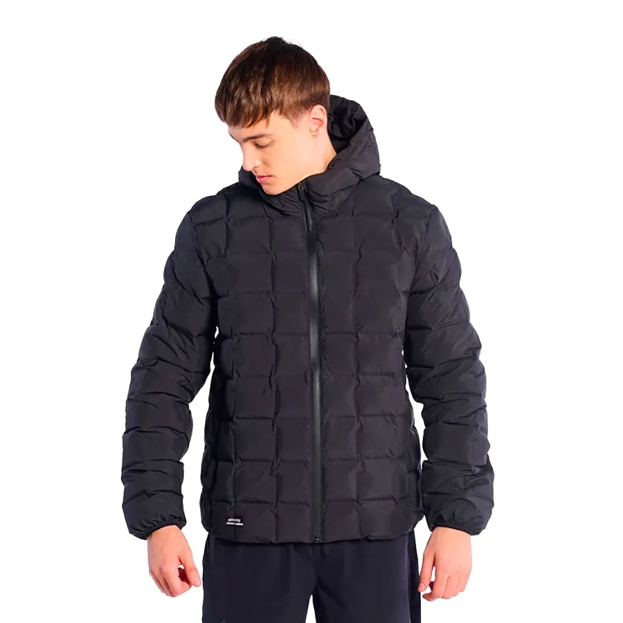 Imagen 0 de 4 de Campera Saucony Surge D-Heat-NEGRO