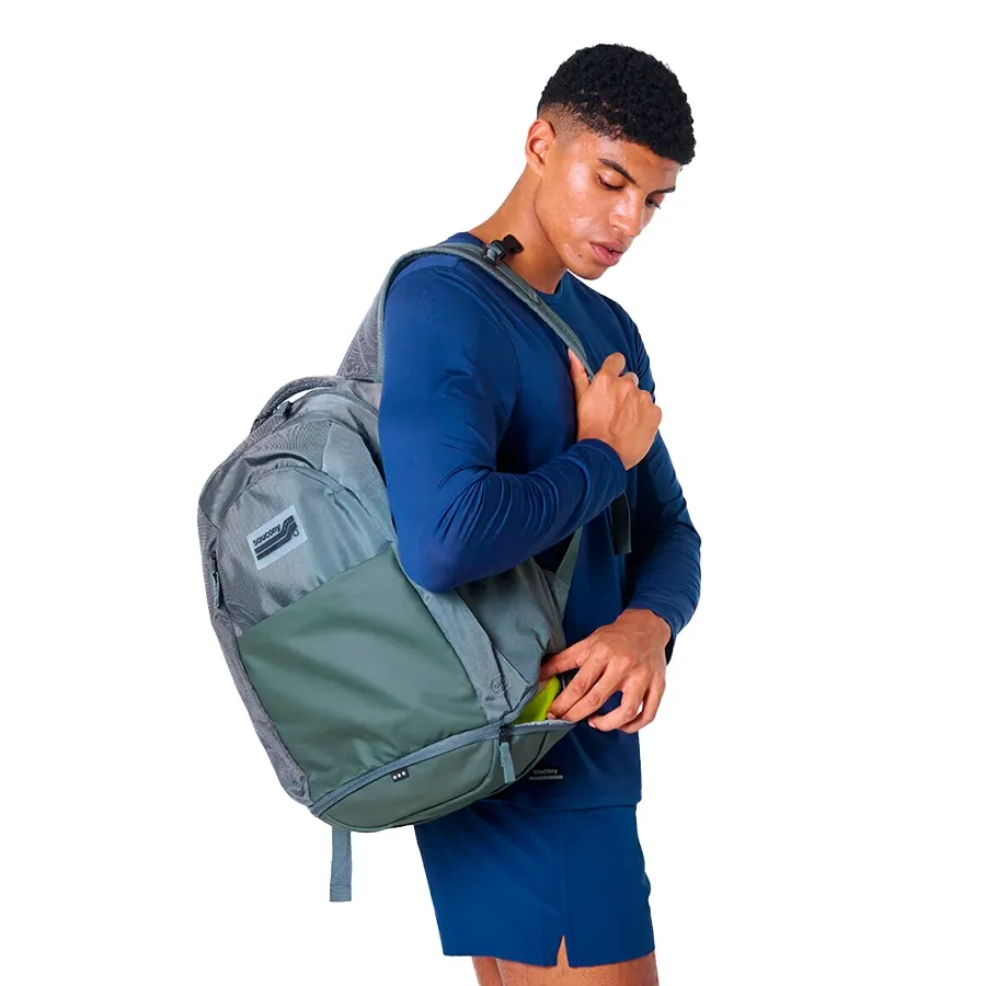Imagen 1 de 6 de Mochila Saucony Hurricane 24Lt-OLIVA