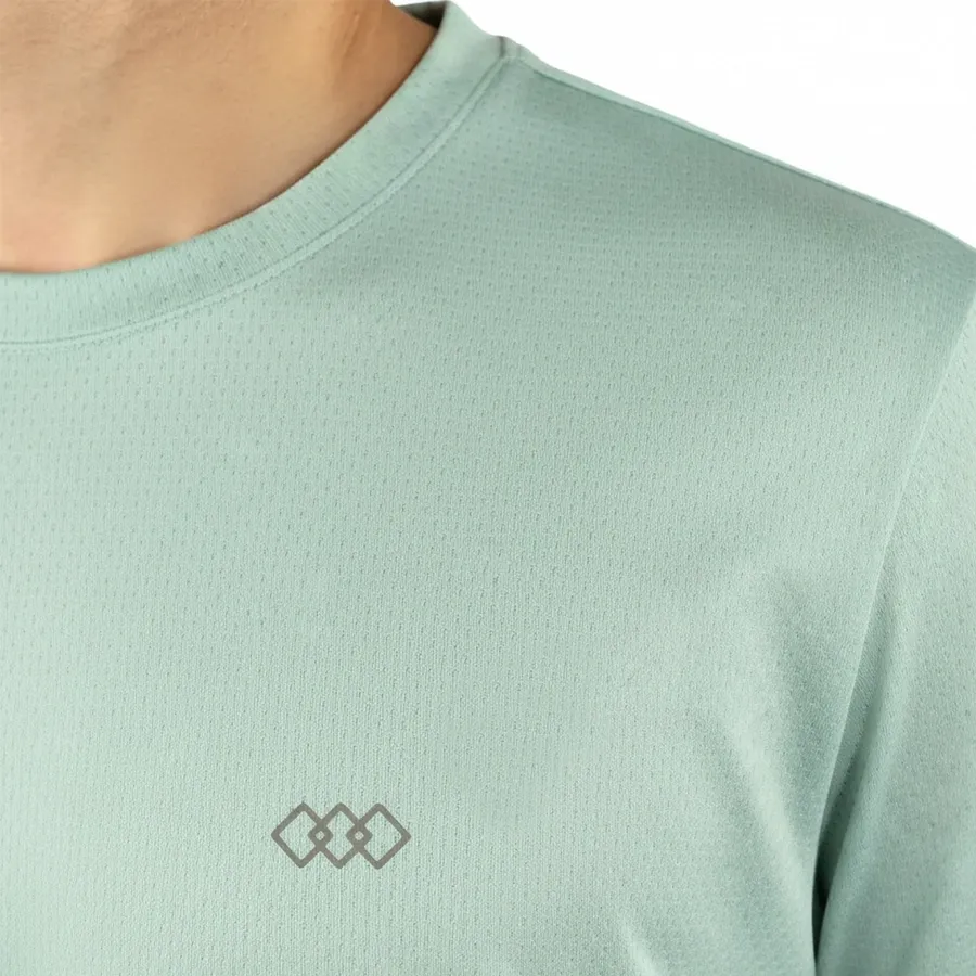 Imagen 3 de 5 de Remera Kamp Ultrarun con Recortes Laterales-CELESTE