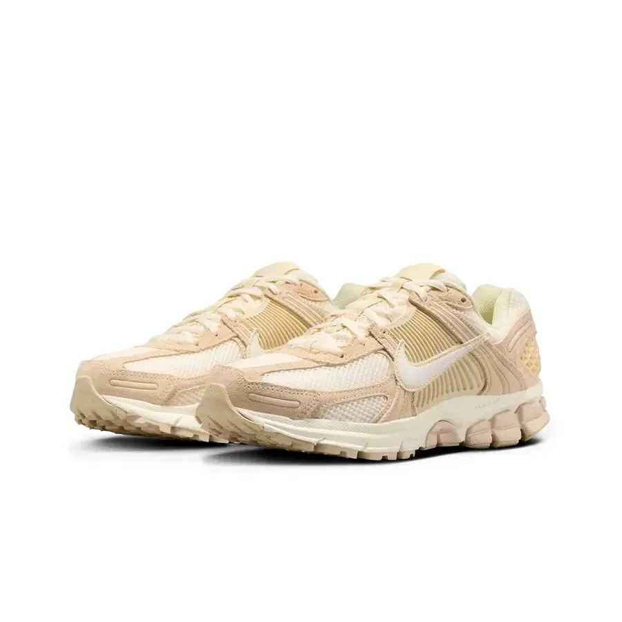Imagen 1 de 8 de Zapatillas Nike Vomero 5-BEIGE/BLANCO