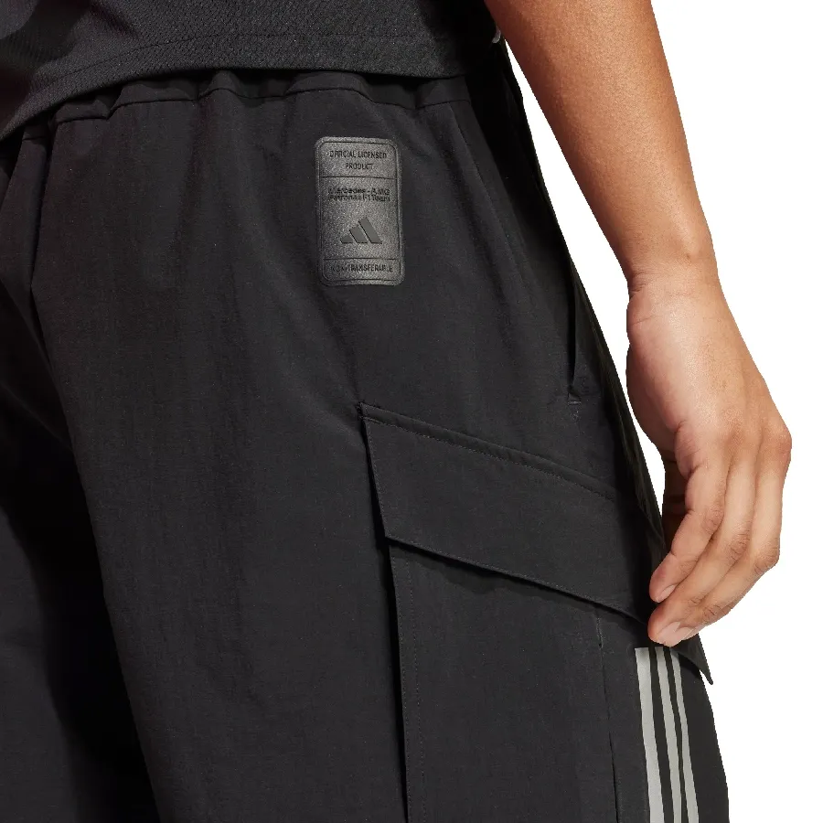 Imagen 4 de 5 de Short adidas Mercedes - AMG PETRONAS F1 Team-NEGRO