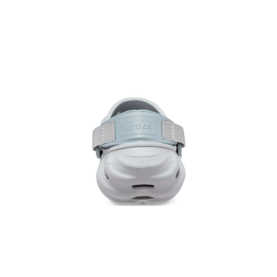 Imagen 4 de 5 de Sandalias Crocs Echo Clog K-PLATA/GRIS