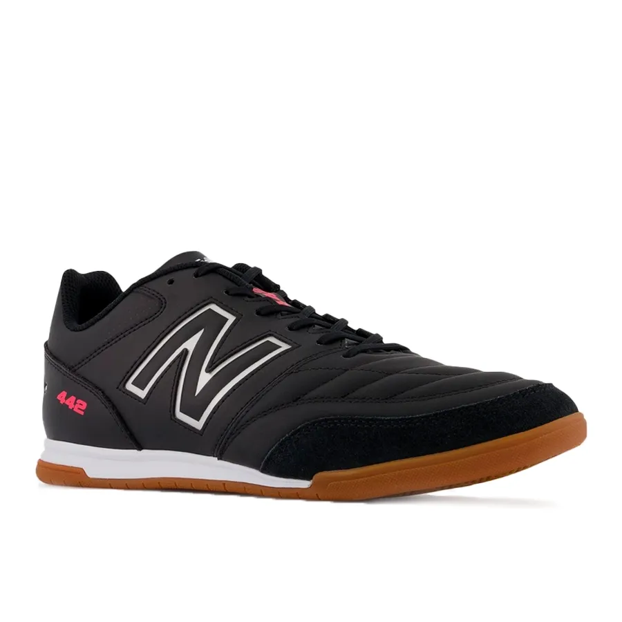 Imagen 1 de 5 de Botines New Balance 442 V2 Team In-NEGRO/PLATA