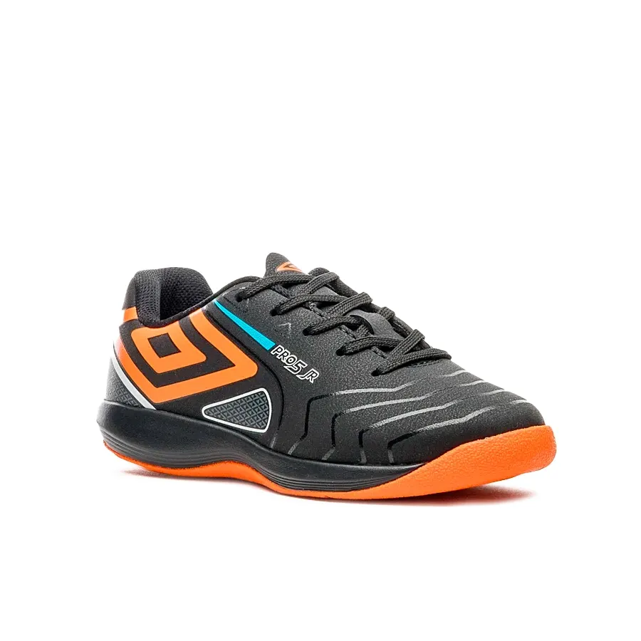 Imagen 1 de 6 de Botines Umbro Sala Pro 5 Jr-NEGRO/NARANJA/AZUL