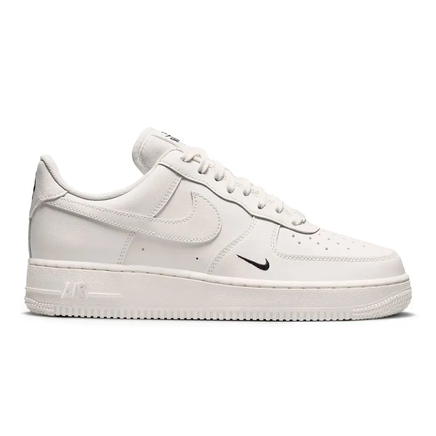 Imagen 0 de 8 de Zapatillas Nike Air Force 1 07 Essential-BLANCO