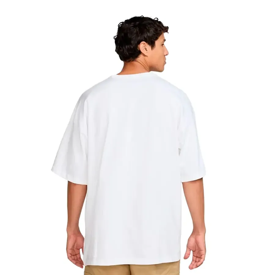 Imagen 1 de 4 de Remera Nike Essentials-BLANCO