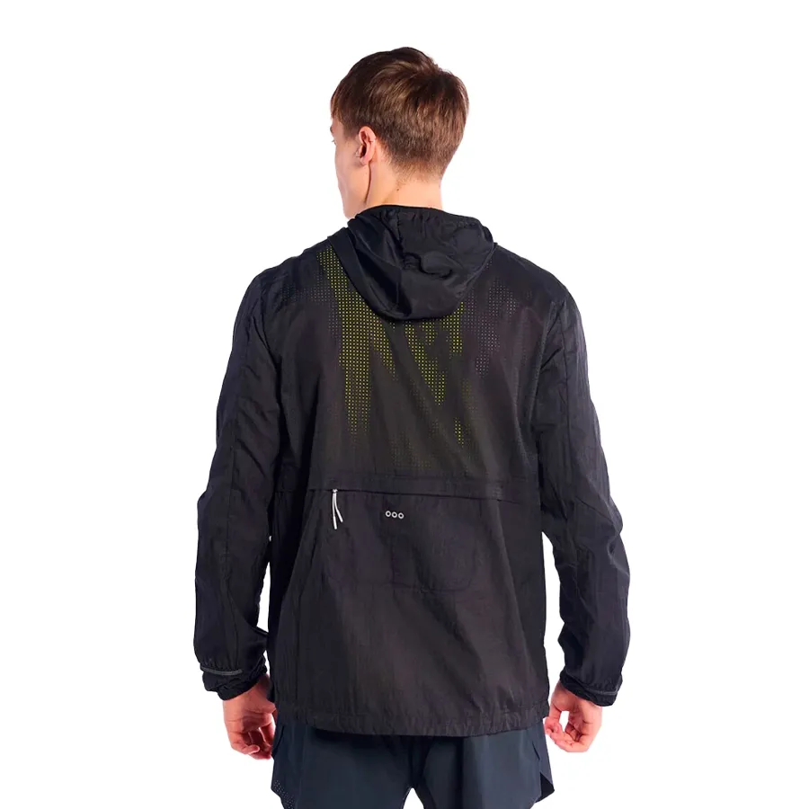 Imagen 2 de 8 de Campera Saucony Triumph Packaway-NEGRO