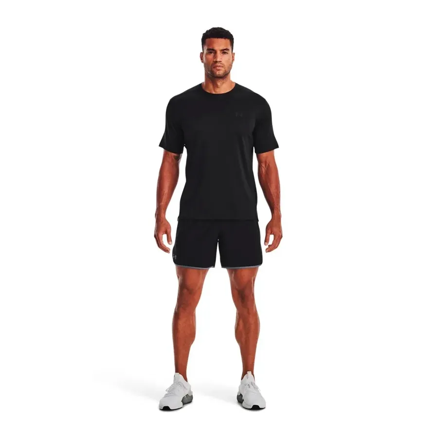 Imagen 2 de 6 de Remera Under Armour Tech Vent-NEGRO