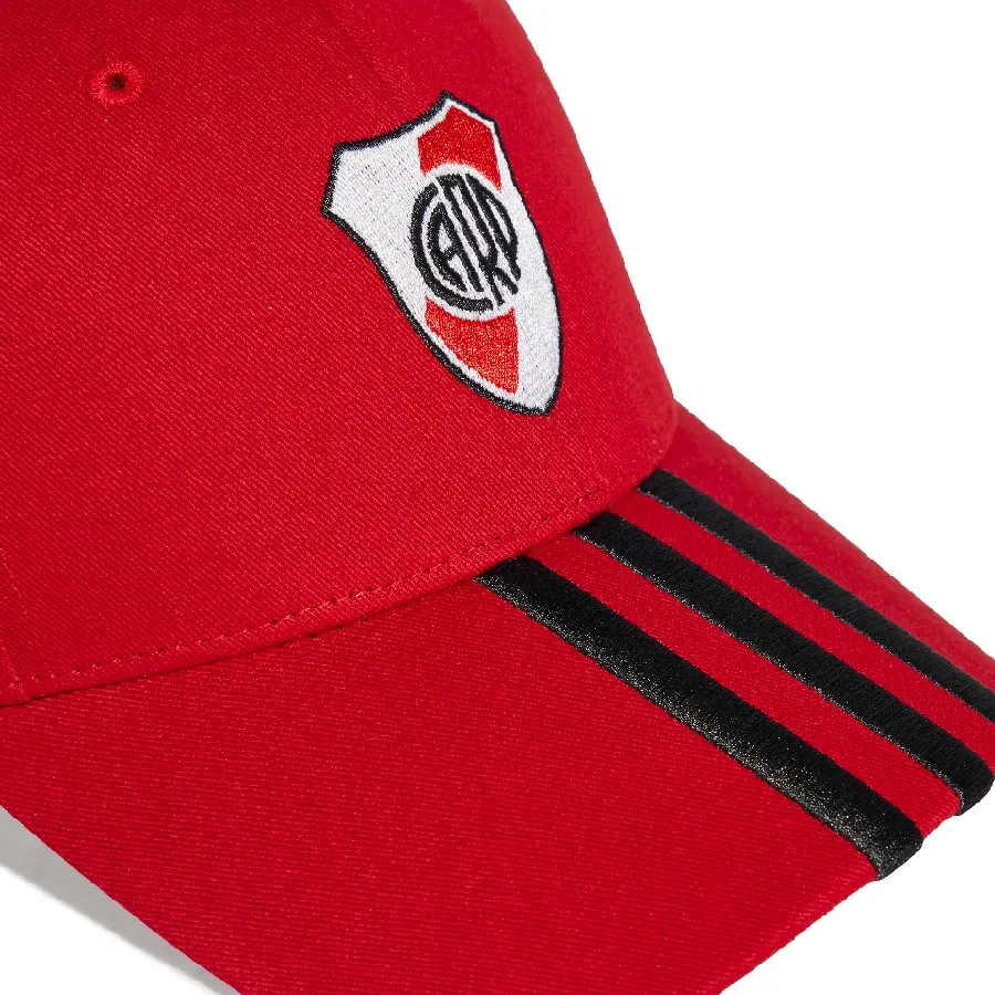 Imagen 2 de 4 de Gorra adidas de béisbol de River Plate-ROJO/NEGRO