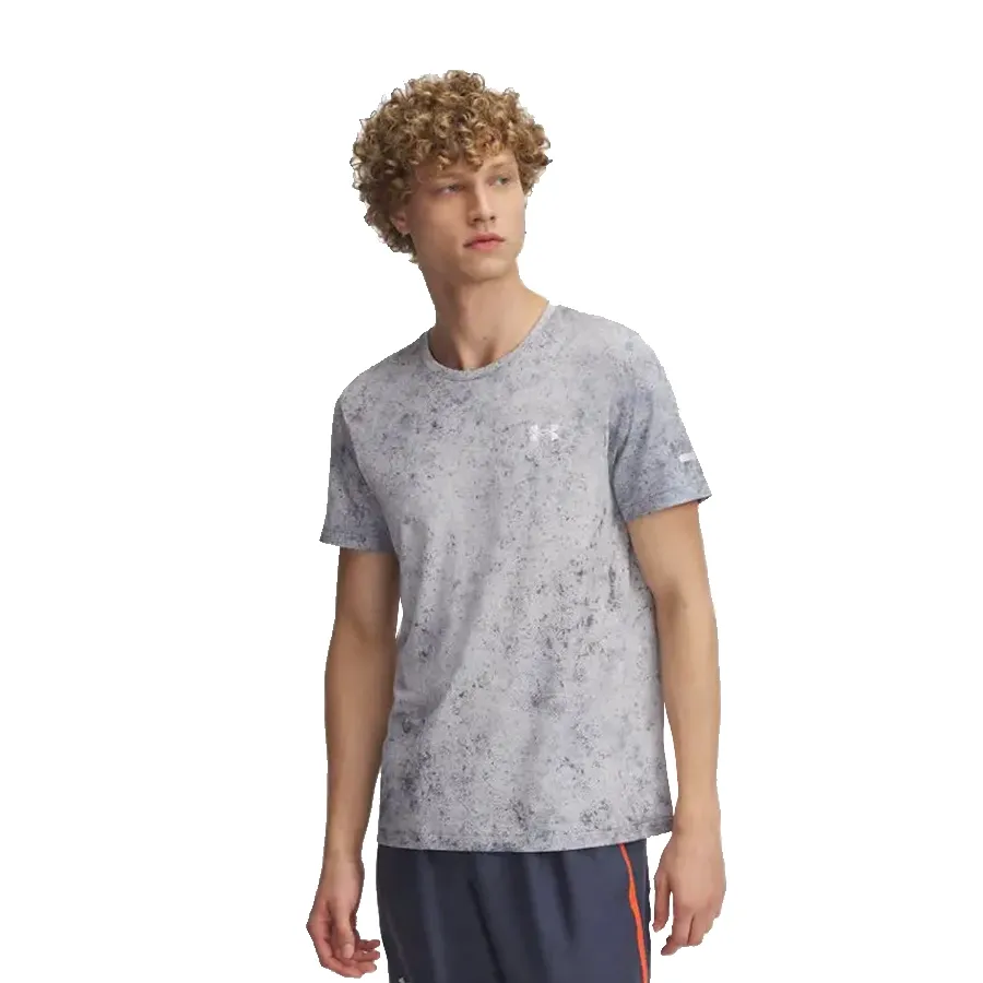 Imagen 0 de 3 de Remera Under Armour Seamless Stride-GRIS