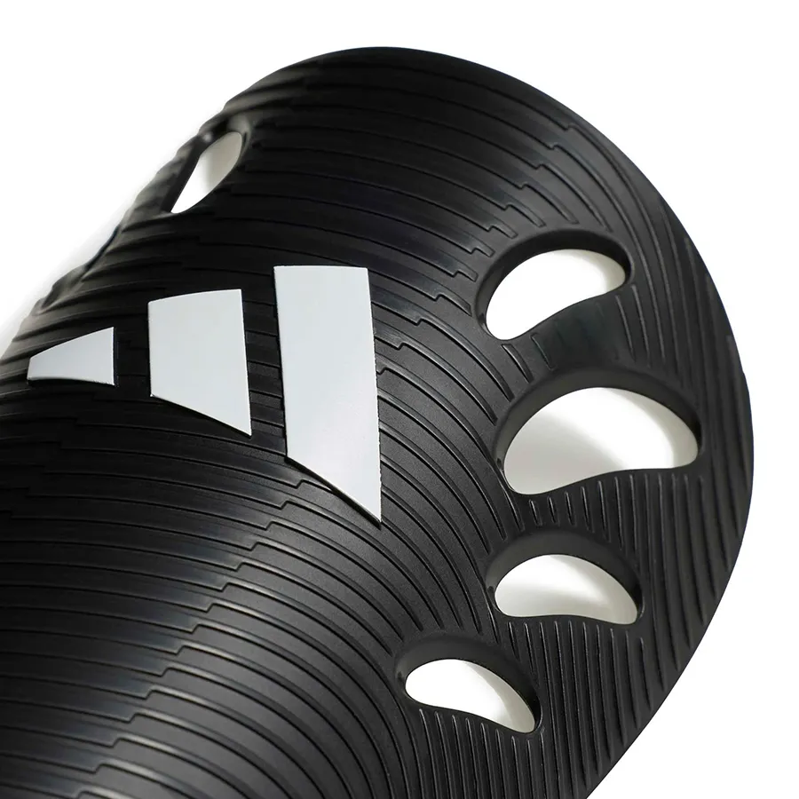 Imagen 1 de 3 de Canilleras adidas Adiflex-NEGRO/BLANCO