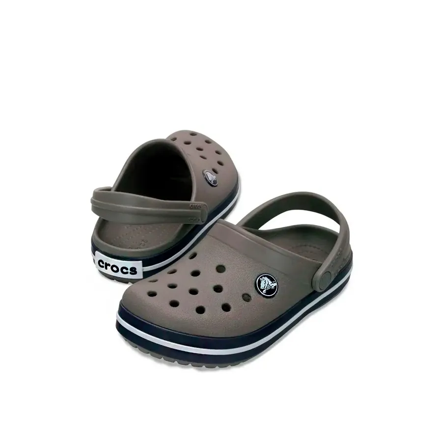 Imagen 3 de 4 de Ojotas Crocs Crocband Kids-GRIS/MARINO