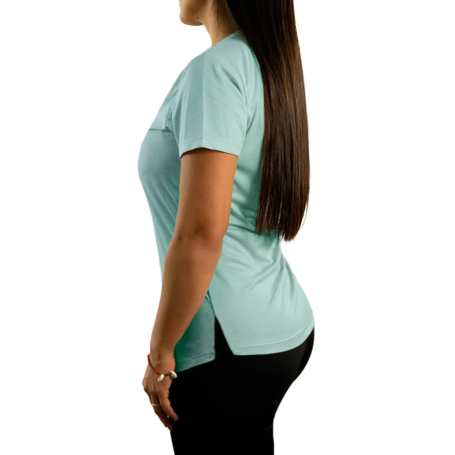 Imagen 1 de 4 de Remera Kamp Ultrarun con Recortes Laterales 25-CELESTE