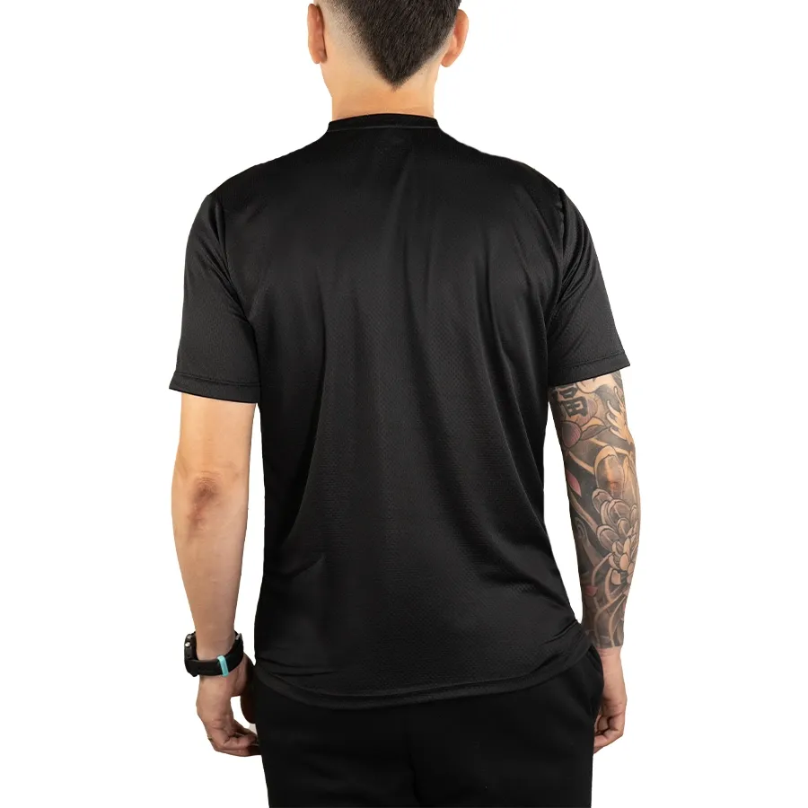 Imagen 2 de 4 de Remera Kamp Ultrarun-NEGRO